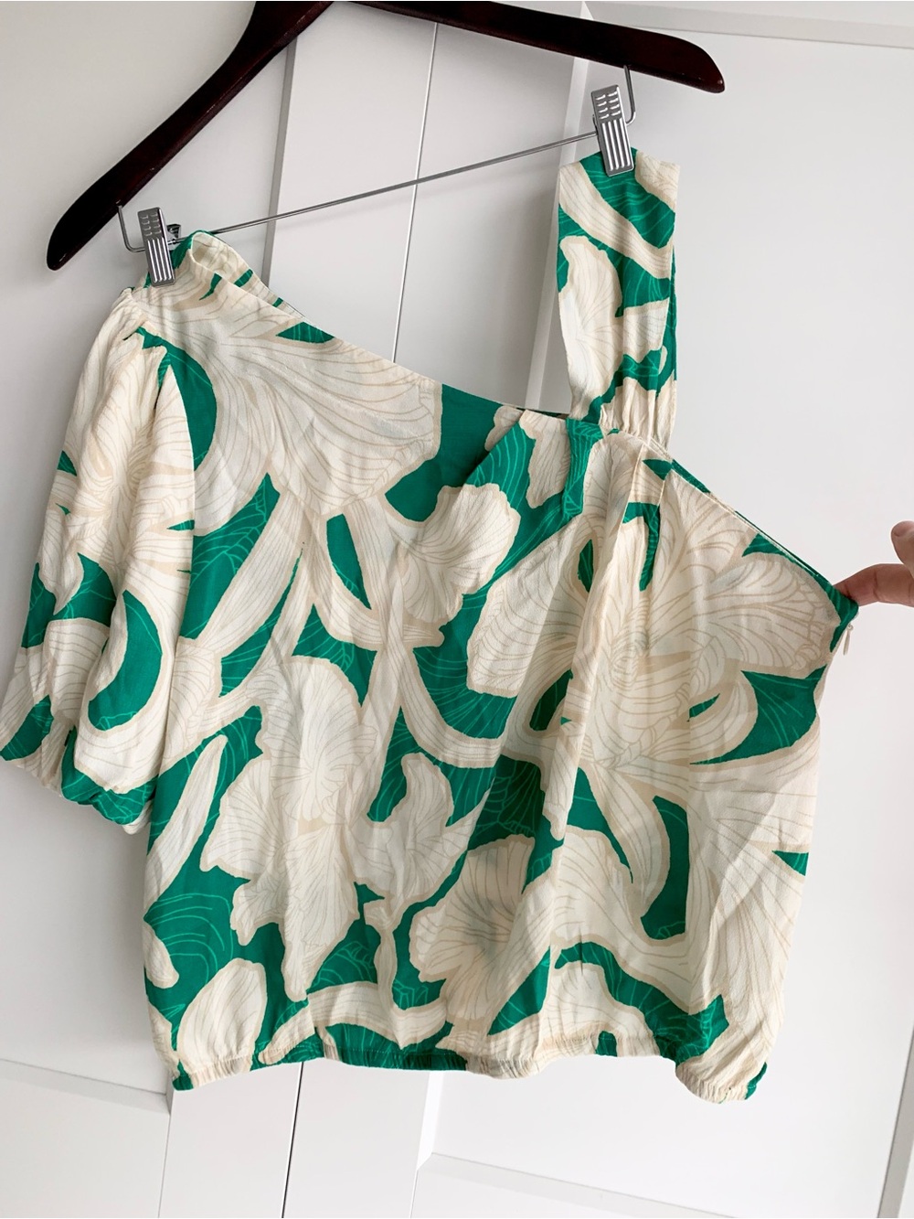 Mint Velvet Two-Piece Floral Set in Cream & Green size L and US 10 - Picture 3 of 15